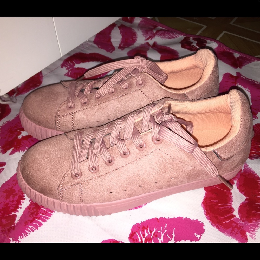 🚫SOLD🚫Blush pink suede sneakers